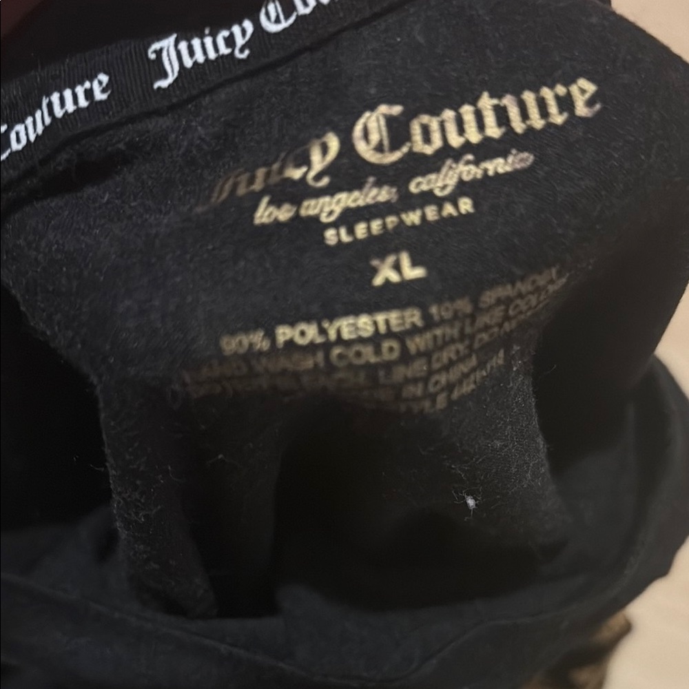 Juicy Couture Black T-Shirt with Gold Logo - Picture 4 of 4
